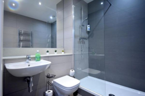 Suite Life Top-Floor 2-Bed 1-Bath in Ancoats